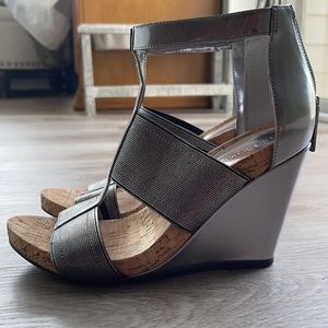 BCBG Eneration gray/silver shoes